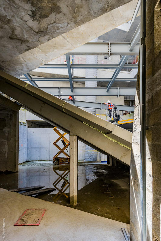 momapix_437696_pos_33