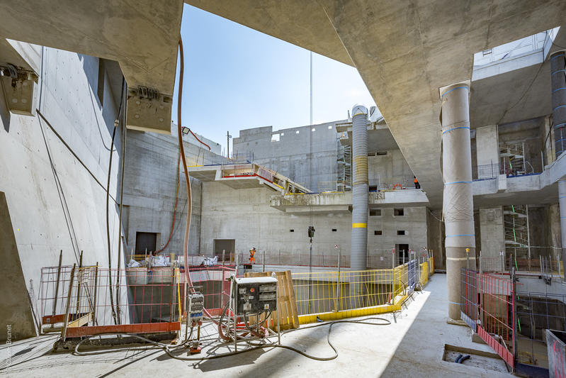 momapix_437705_pos_23