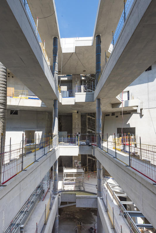 momapix_437710_pos_17