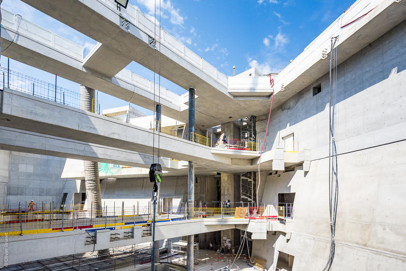 momapix_437712_pos_15