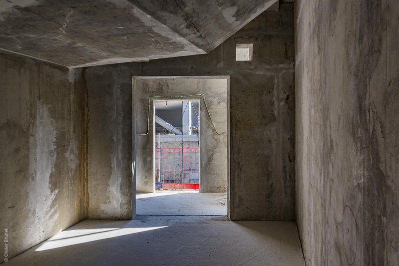 momapix_437719_pos_52