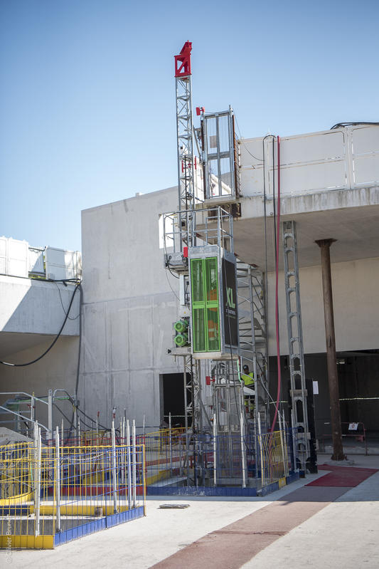 momapix_437720_pos_51