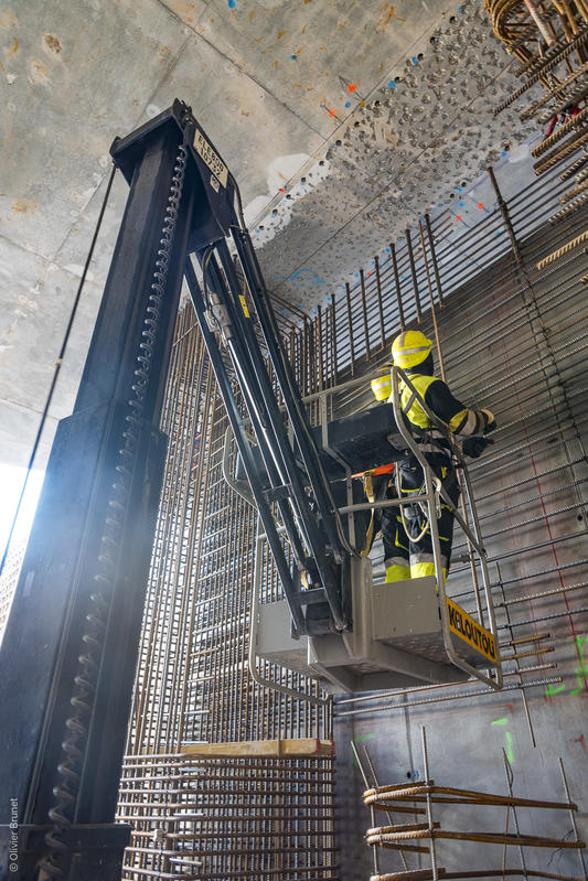 momapix_437731_pos_63