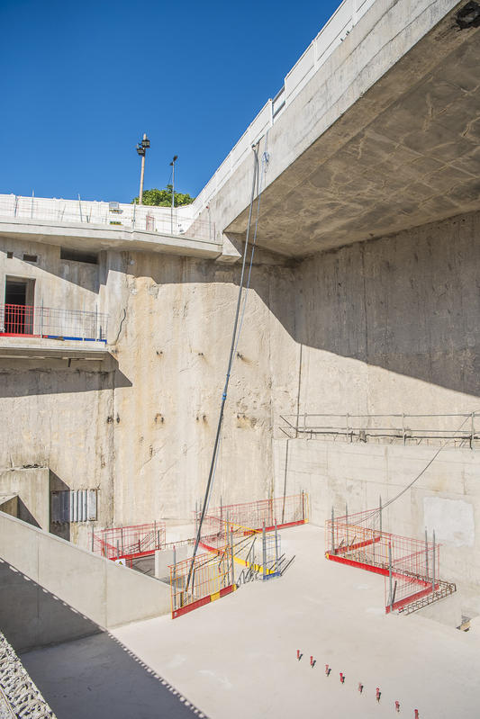 momapix_437734_pos_60