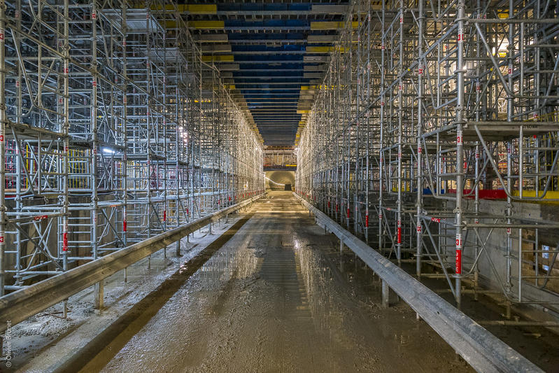 momapix_437738_pos_56