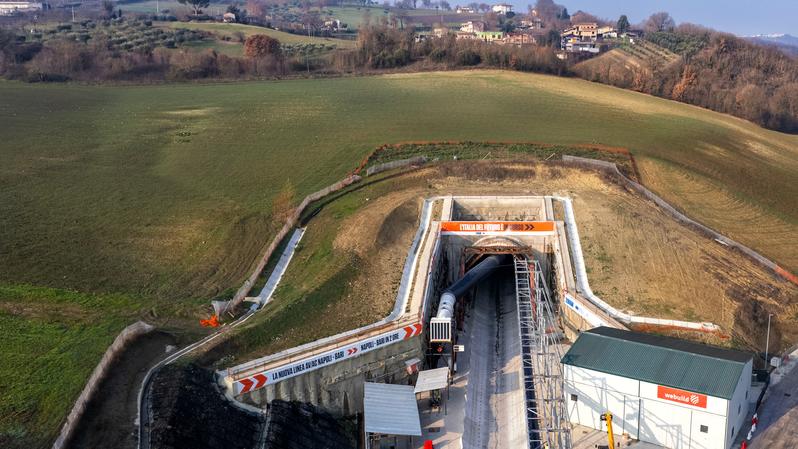 momapix_437747_pos_35