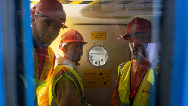 momapix_437754_pos_18