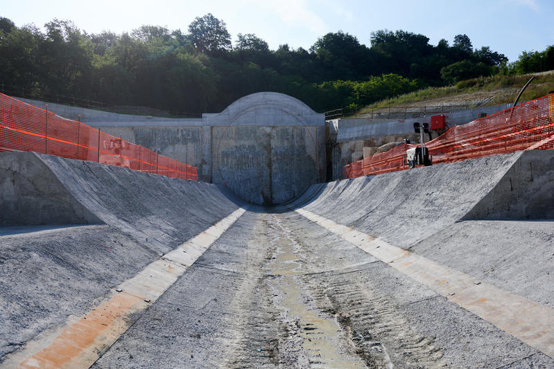 momapix_437770_pos_37