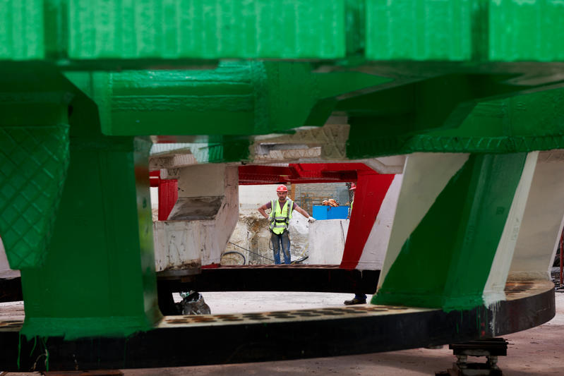 momapix_437784_pos_1