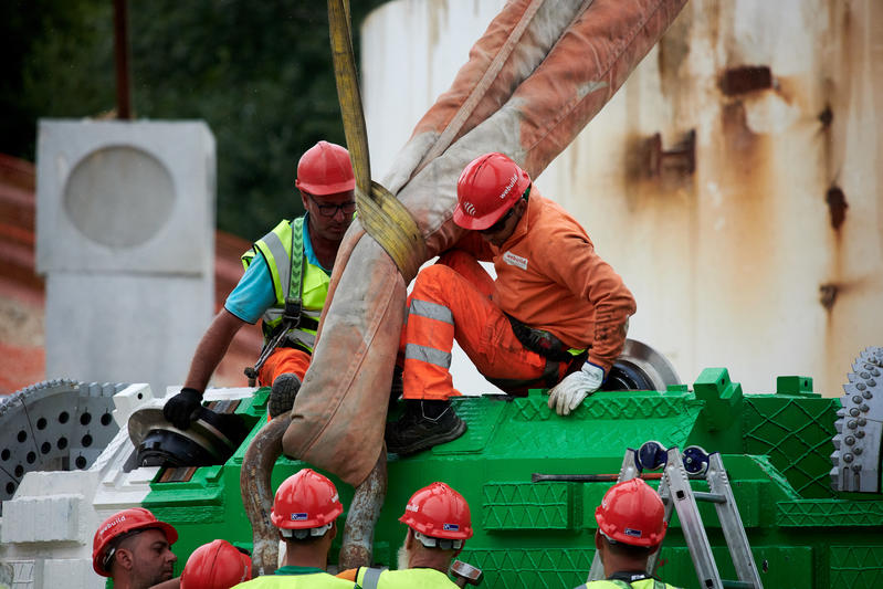 momapix_437800_pos_17