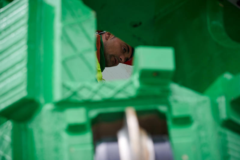 momapix_437820_pos_37