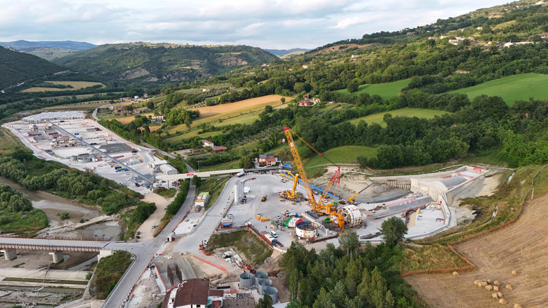 momapix_437827_pos_44