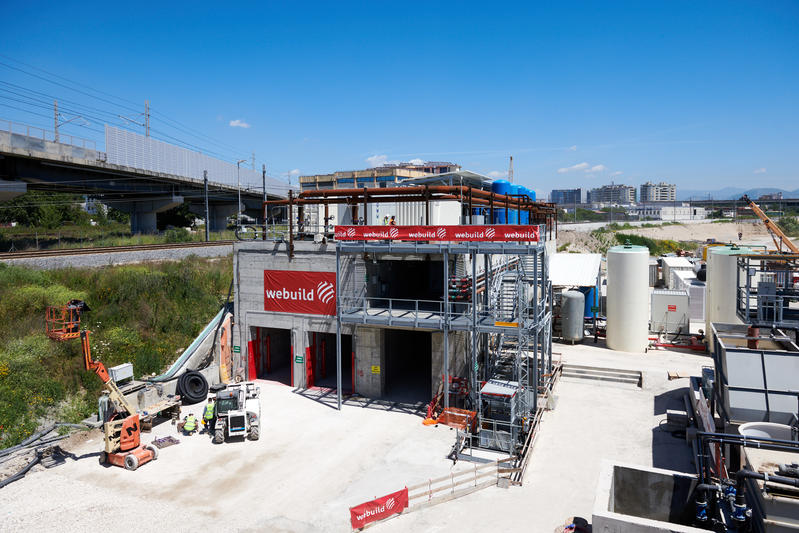 momapix_437858_pos_25