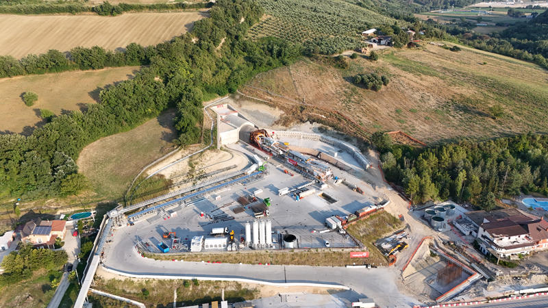 momapix_437867_pos_20