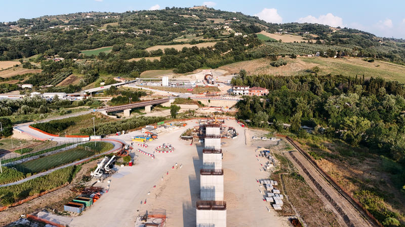 momapix_437869_pos_22