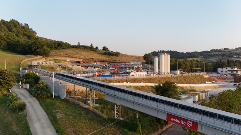 momapix_437876_pos_29