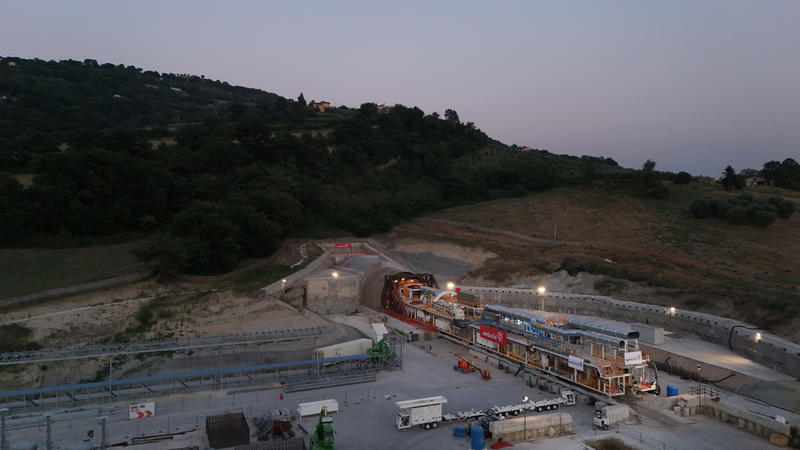 momapix_437881_pos_34