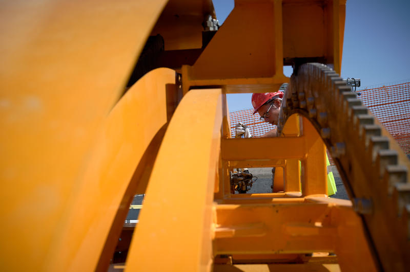 momapix_437902_pos_2