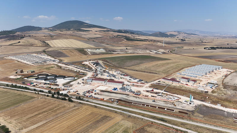 momapix_437920_pos_13