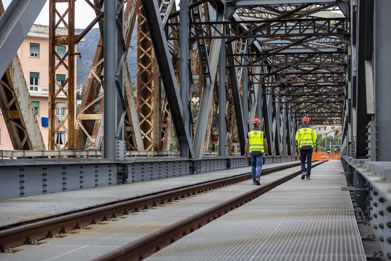 momapix_437954_pos_49