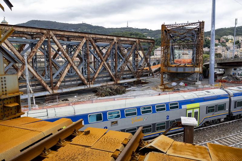 momapix_437958_pos_4