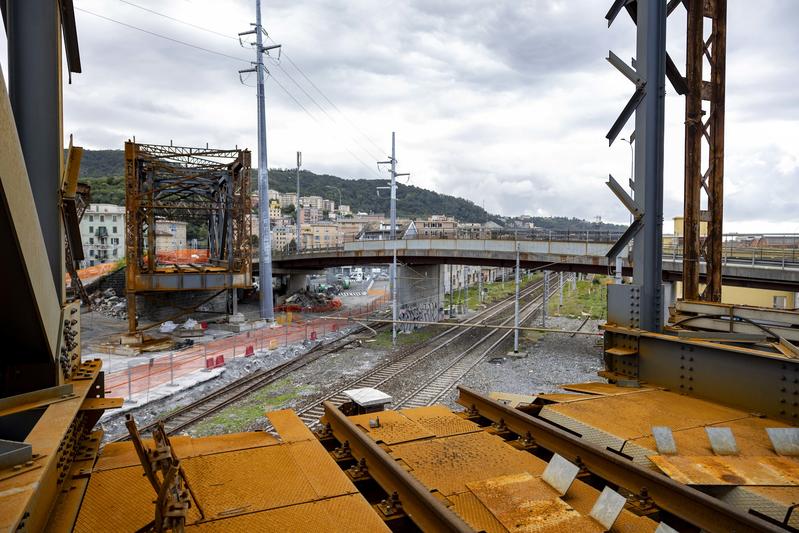 momapix_437959_pos_3