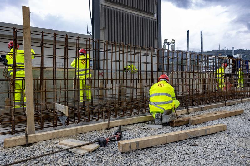 momapix_437968_pos_28