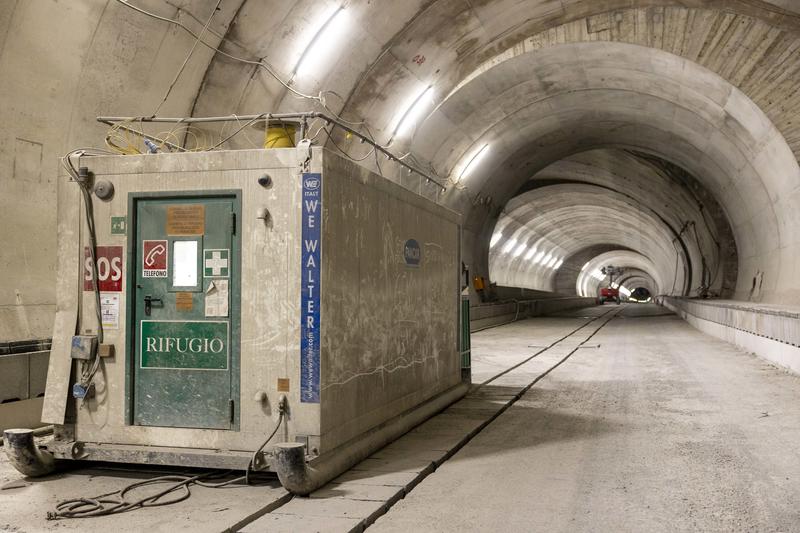 momapix_437992_pos_41