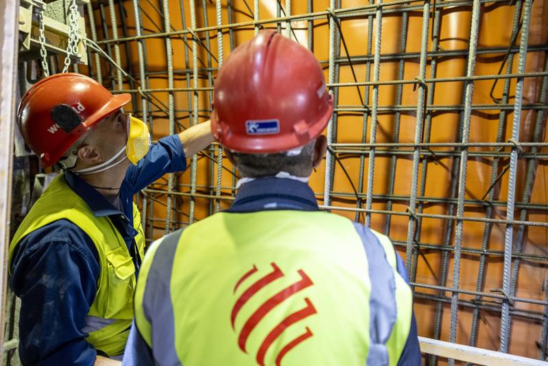 momapix_437996_pos_23