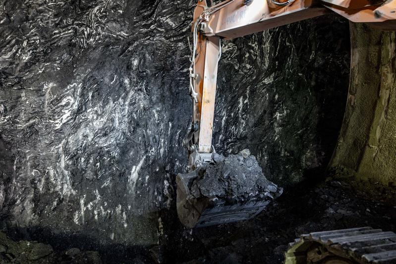 momapix_438003_pos_16