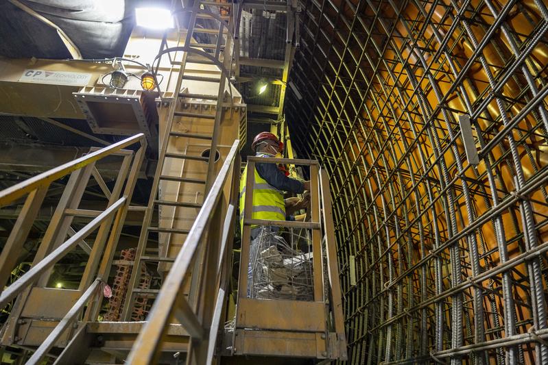 momapix_438014_pos_24