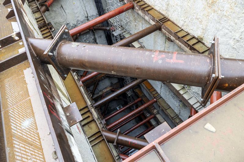 momapix_438031_pos_2