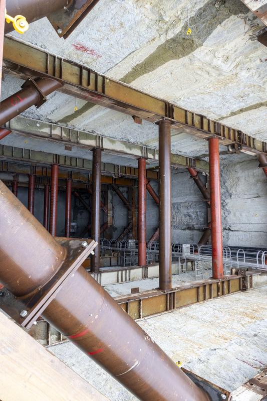 momapix_438032_pos_1