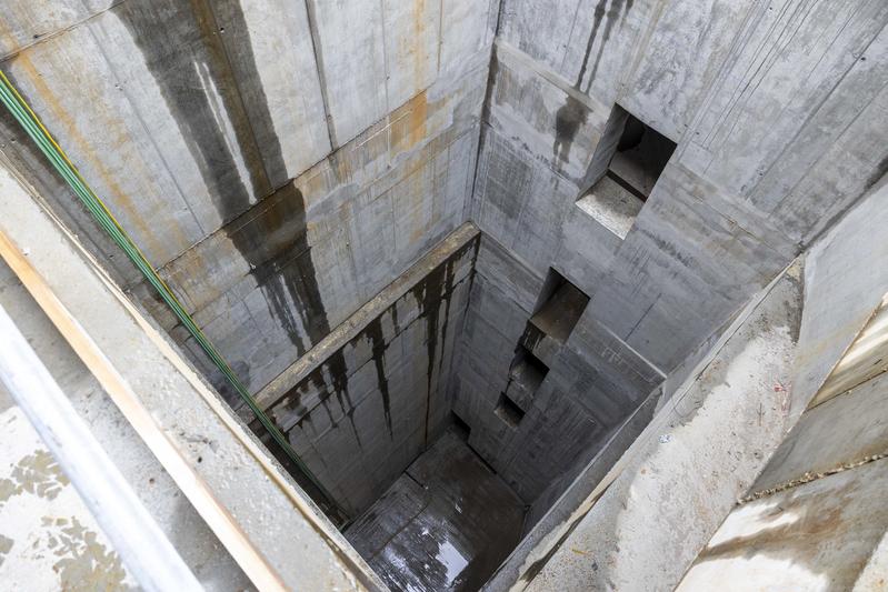 momapix_438034_pos_5