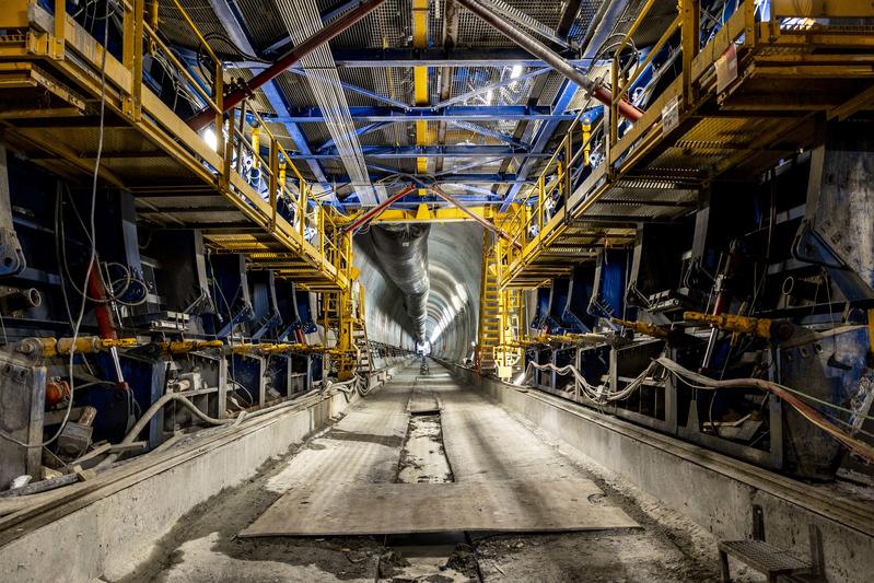 momapix_438052_pos_7