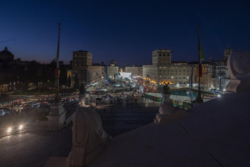 momapix_438085_pos_2