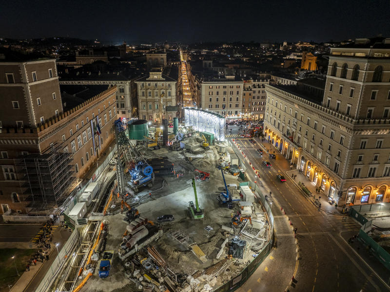 momapix_438093_pos_12