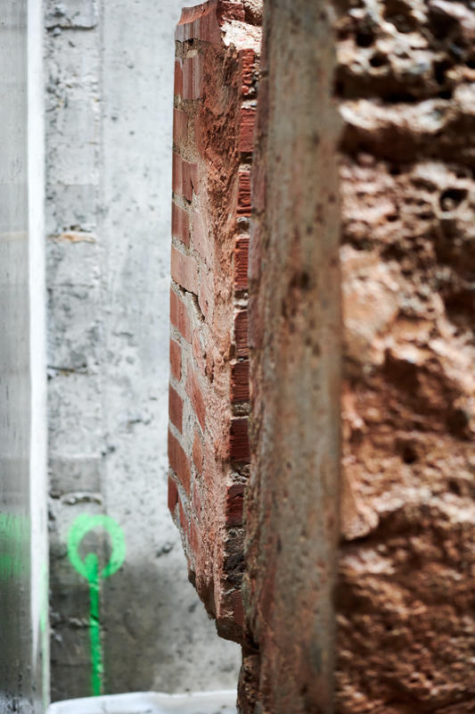 momapix_438229_pos_48