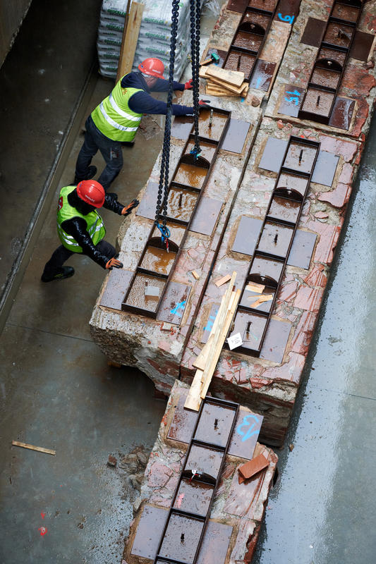 momapix_438239_pos_58