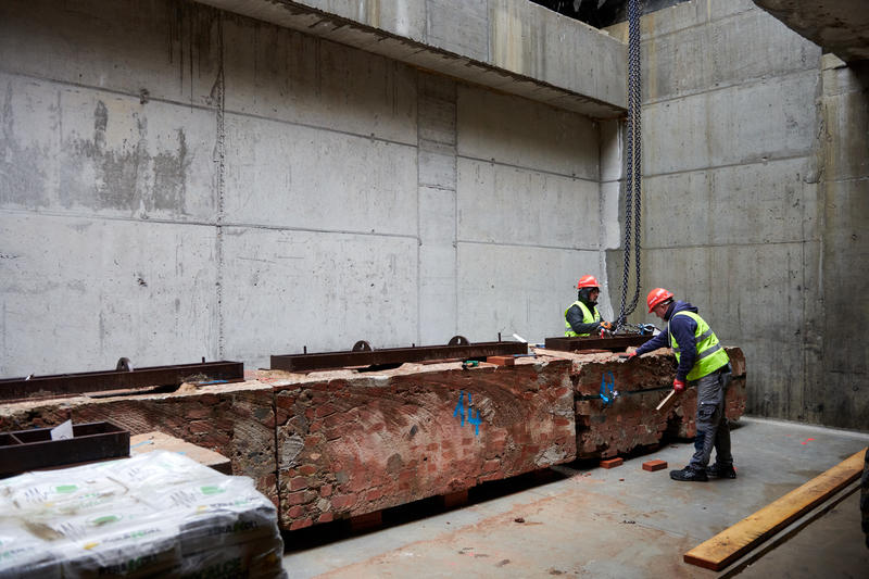 momapix_438245_pos_64