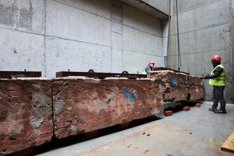 momapix_438246_pos_65