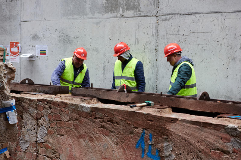 momapix_438269_pos_88