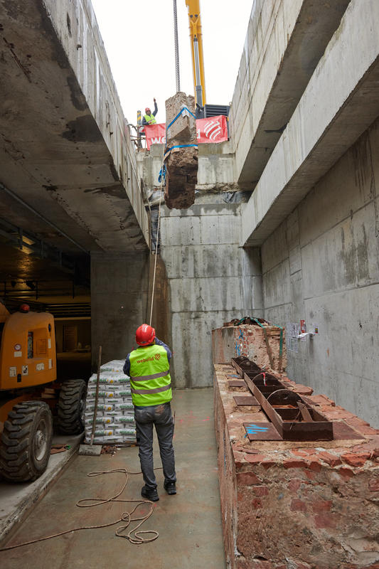 momapix_438271_pos_90