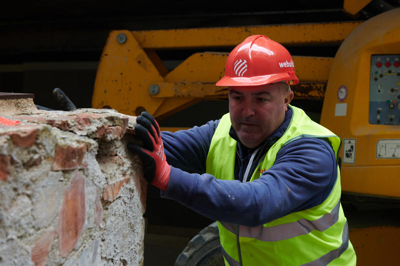 momapix_438283_pos_102