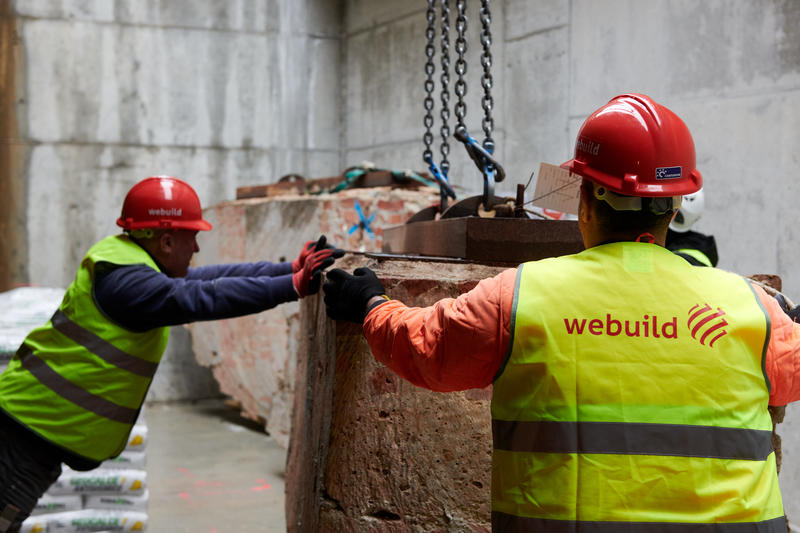 momapix_438284_pos_103