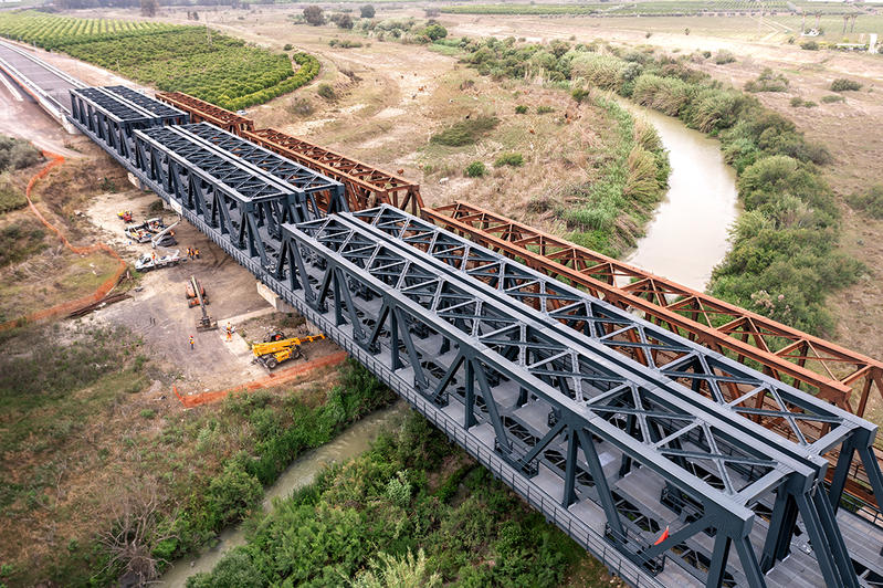 momapix_438734_pos_18