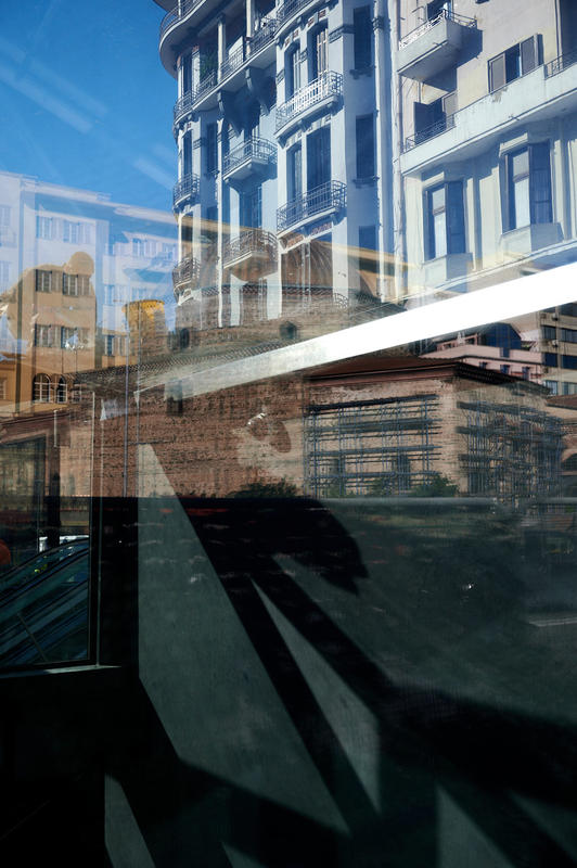 momapix_438944_pos_5