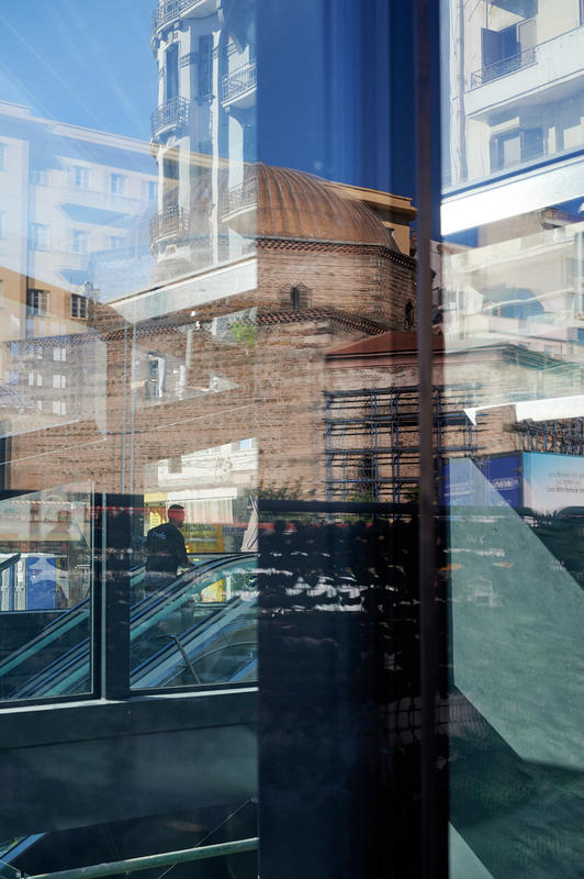 momapix_438949_pos_0