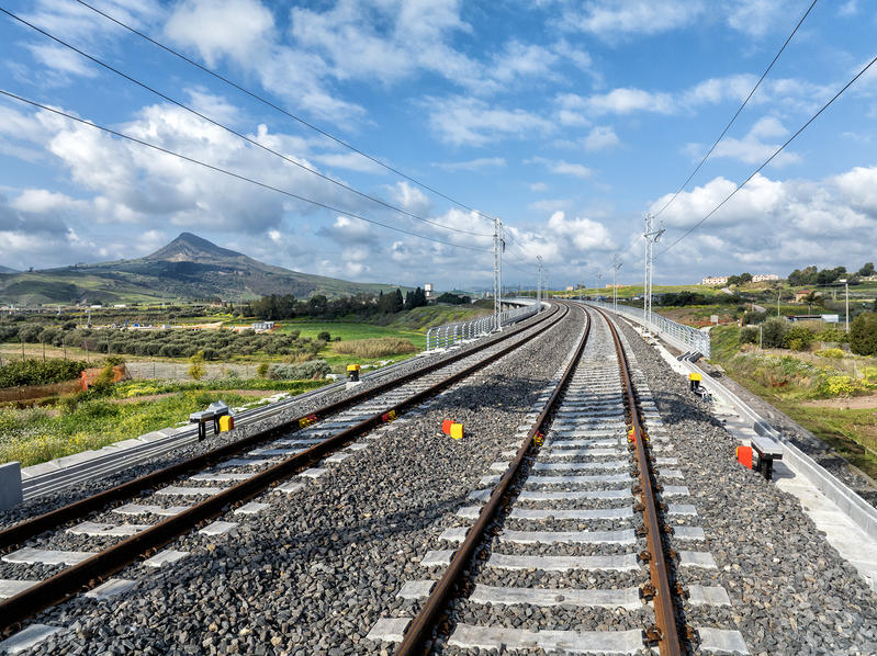 LINEA FERROVIARIA AC PALERMO - CATANIA - MESSINA, TRATTA BICOCCA - CATENANUOVA