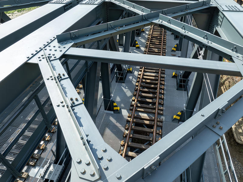 momapix_439708_pos_1